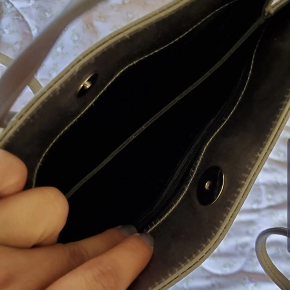 Handbag - Picture 8 of 8